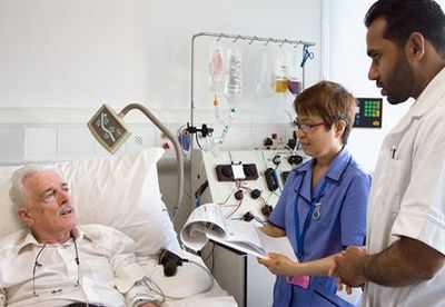 Врачи проводят трансплантацию стволовых клеток от живых доноров глазным пациентам